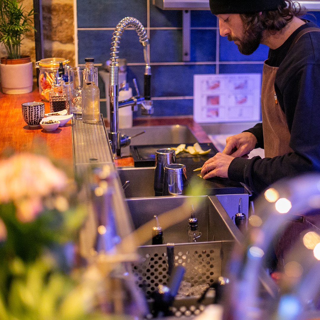 Olivier de House Garden travaille sur la station cocktails Bariste !